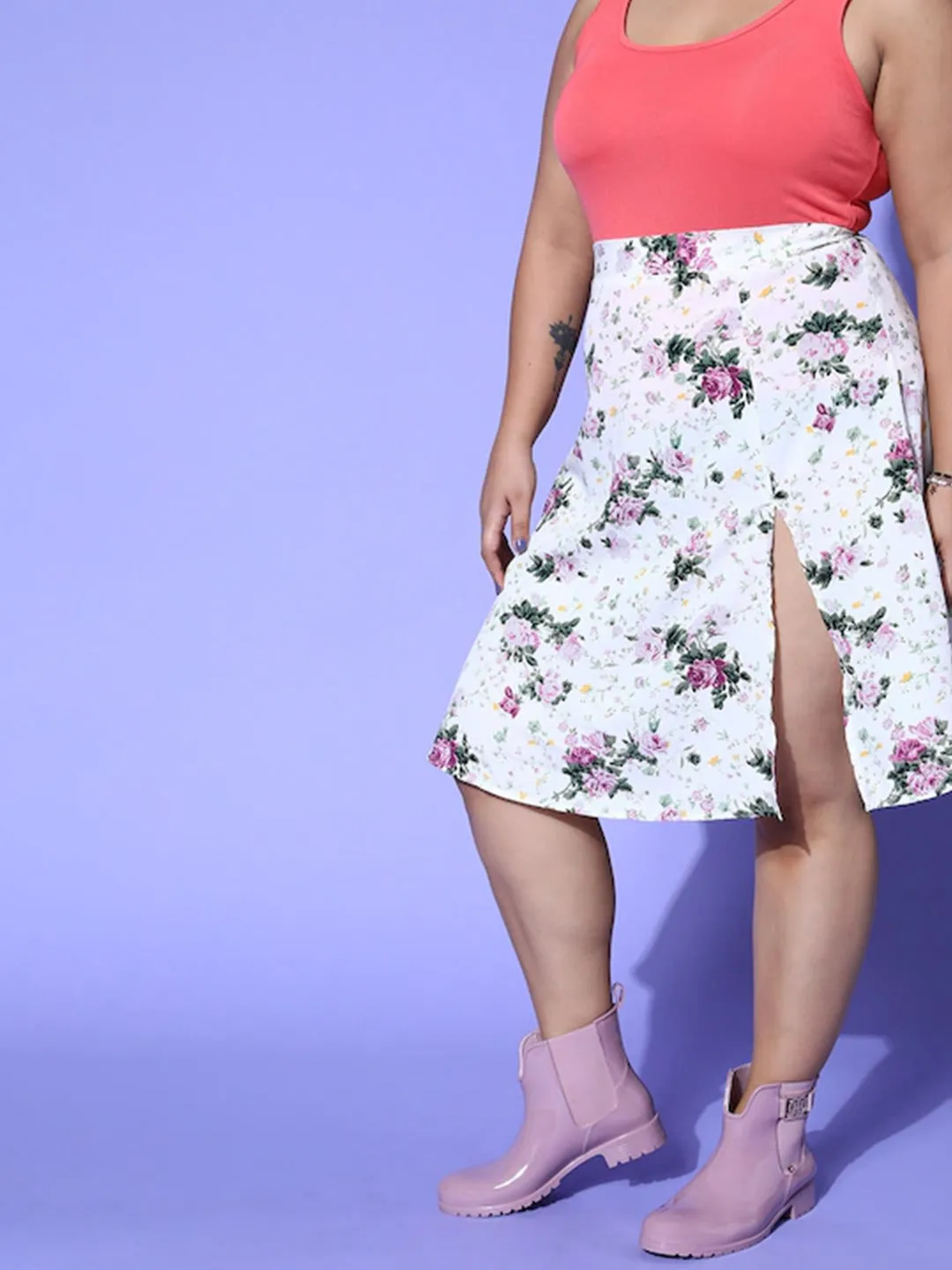 Berrylush Women Plus Size Off-White & Pink Floral Printed Thigh-High Slit Flared A-Line Midi Skirt