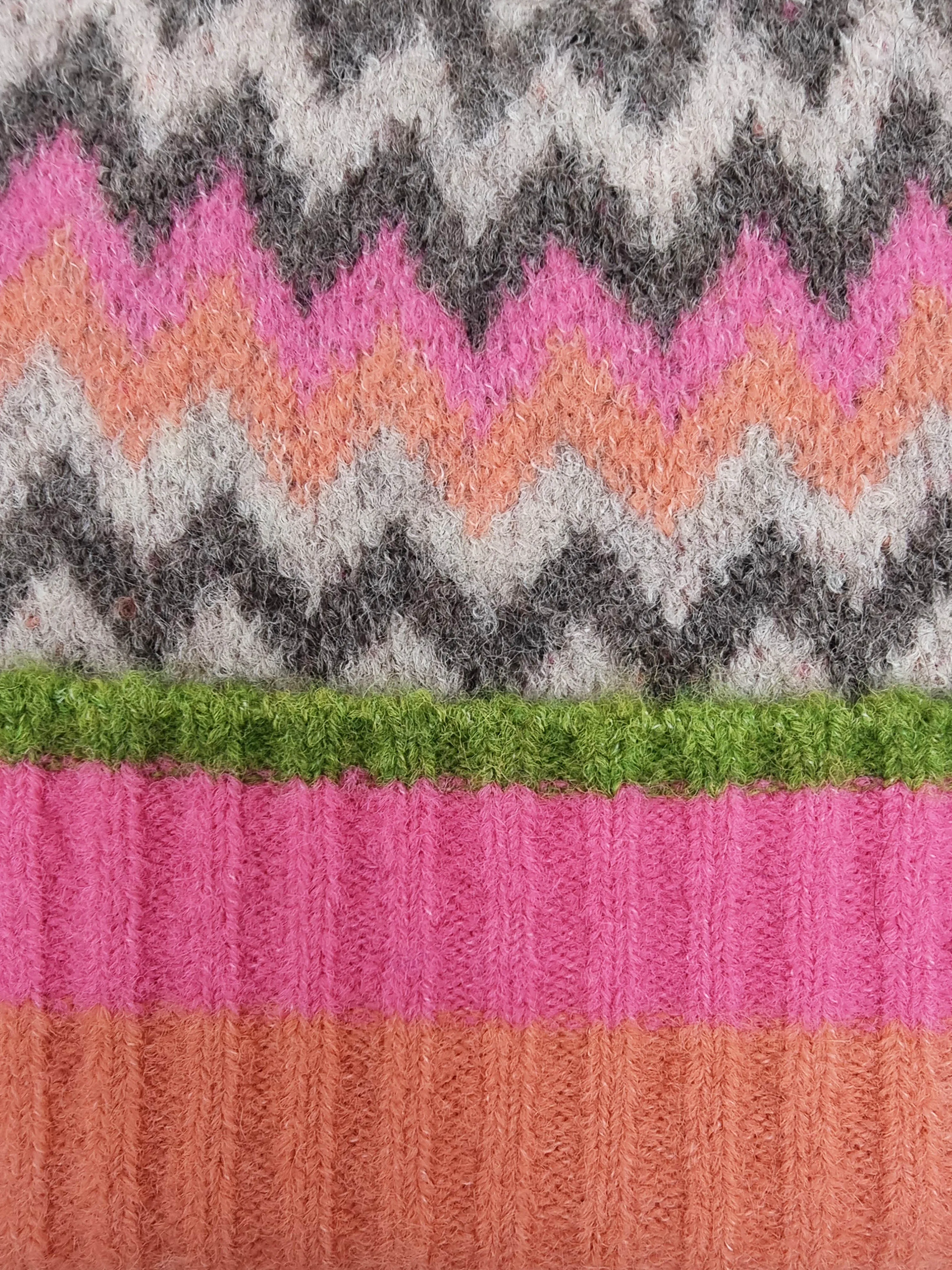 DORA CHEVRON BEANIE IN PINK MIX