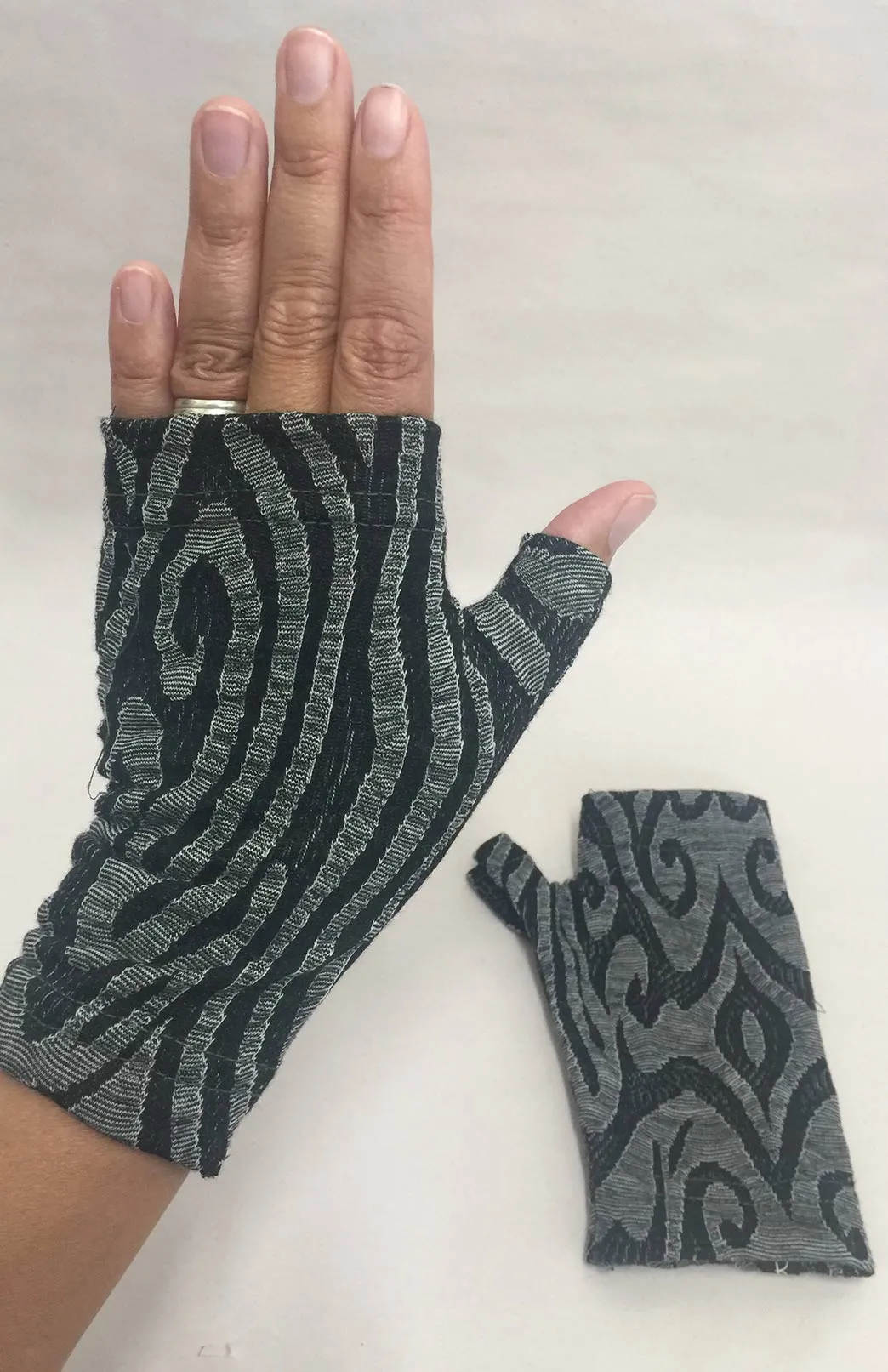 Mittens (Fingerless Gloves)