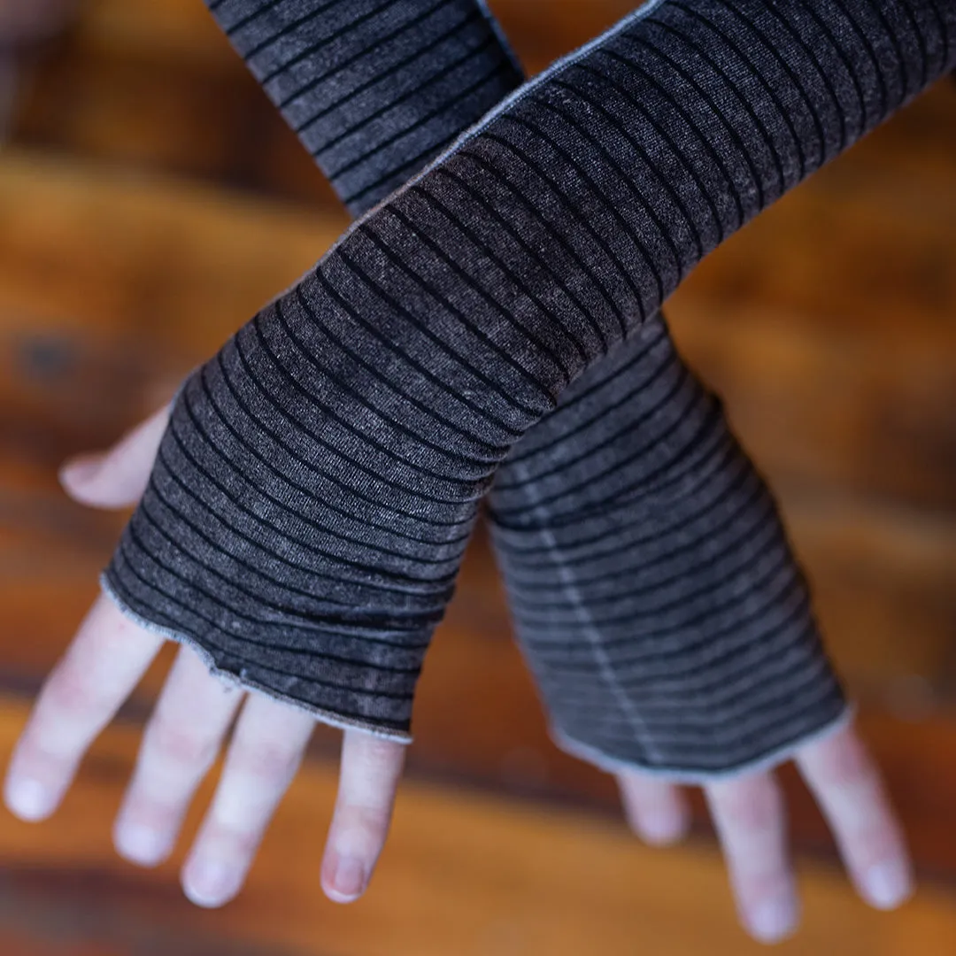 OPERA SLEEVES fingerless gloves