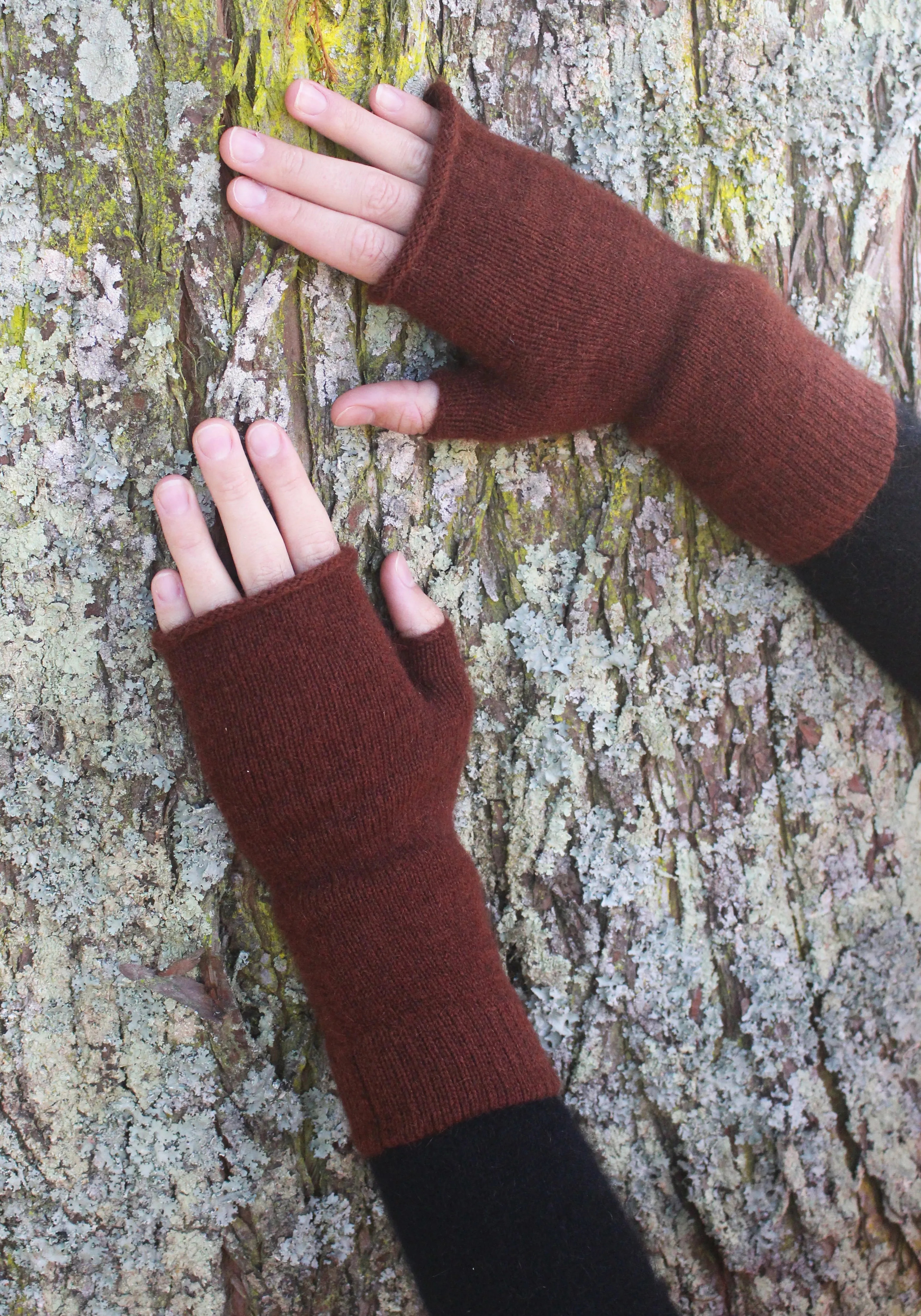 PLAIN FINGERLESS MITTEN