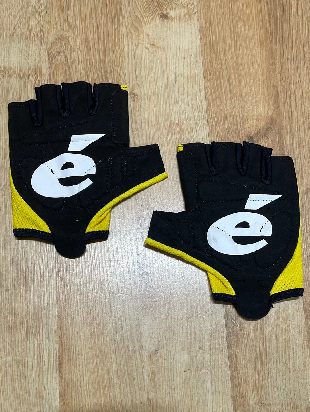 Team Jumbo Visma AGU Premium Summer Gloves Yellow