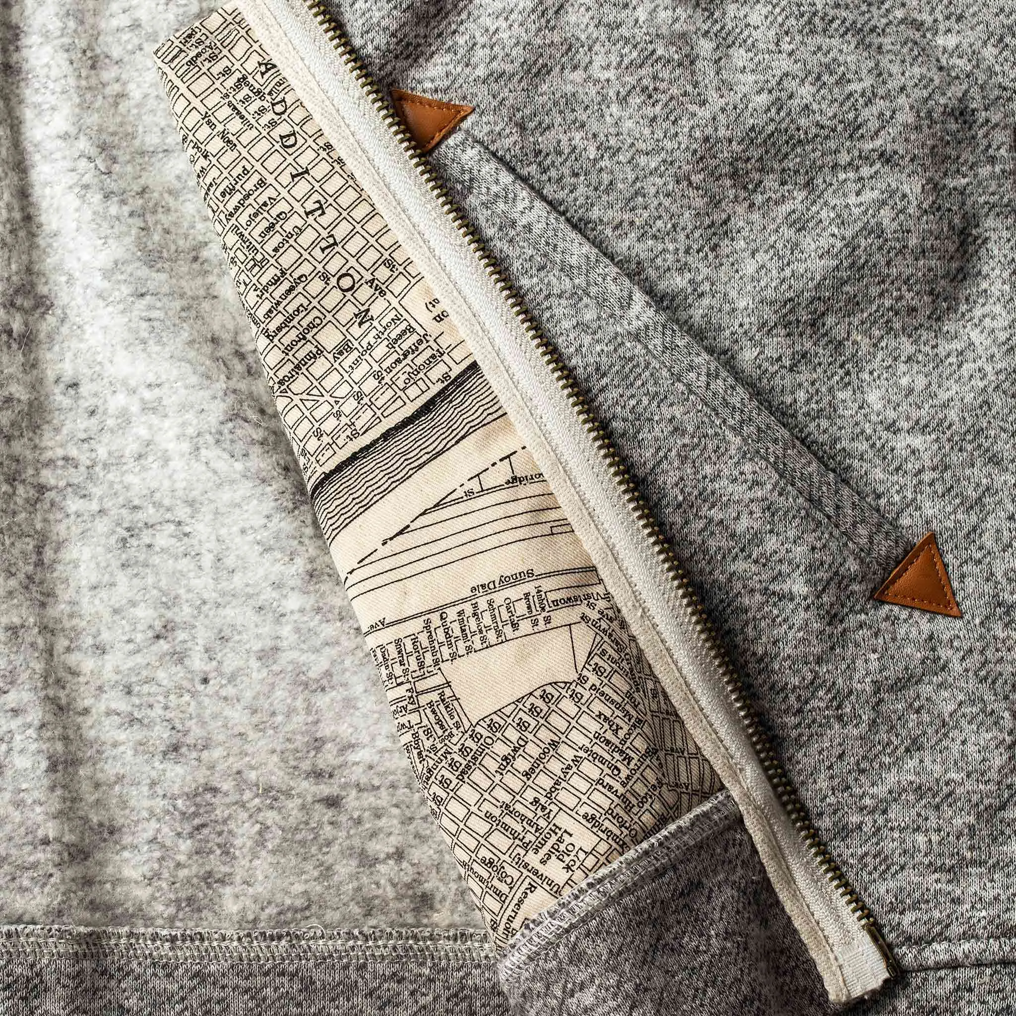 The Après Hoodie in Heather Grey