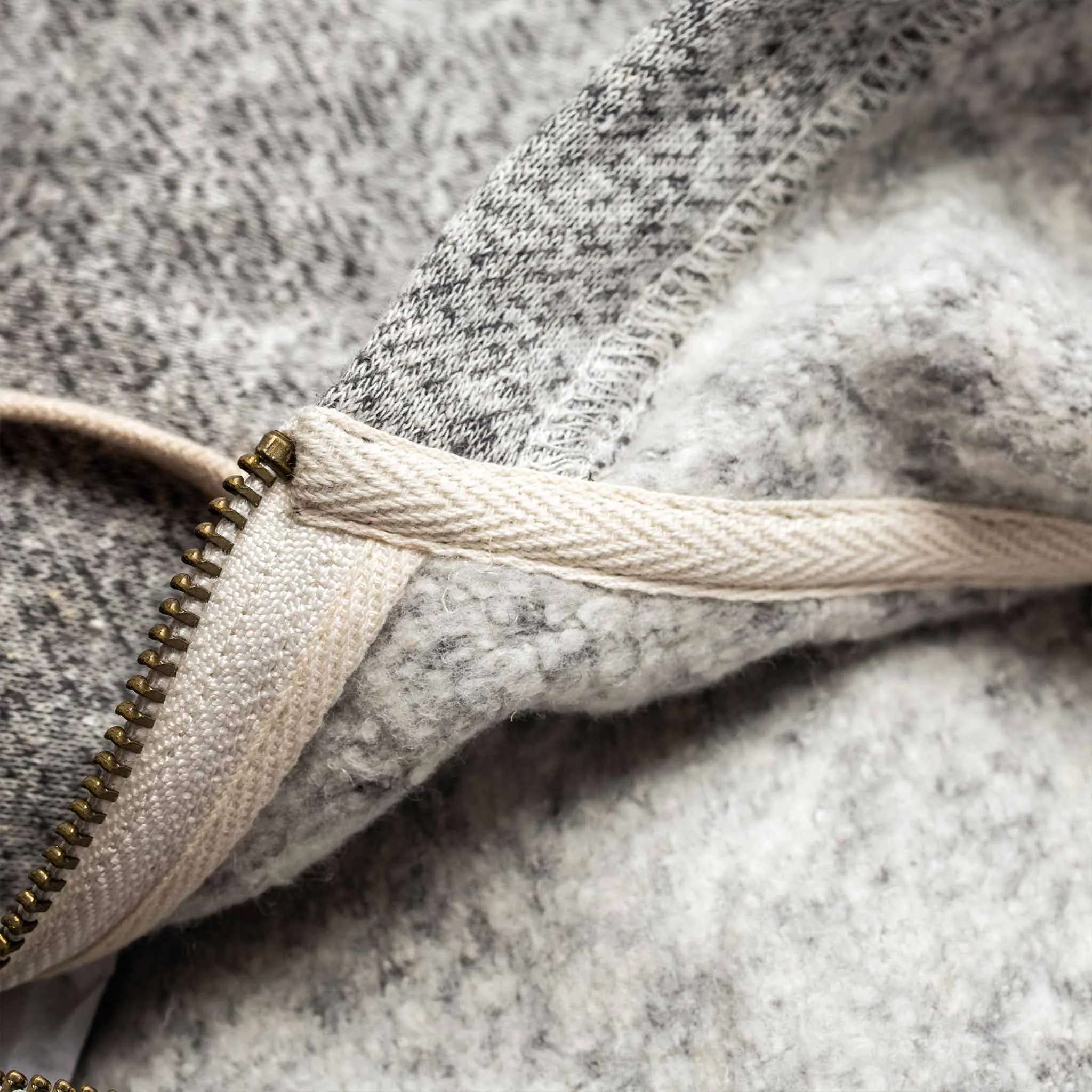 The Après Hoodie in Heather Grey