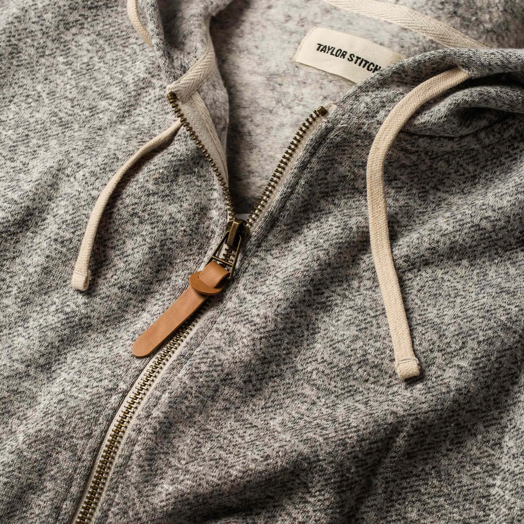 The Après Hoodie in Heather Grey